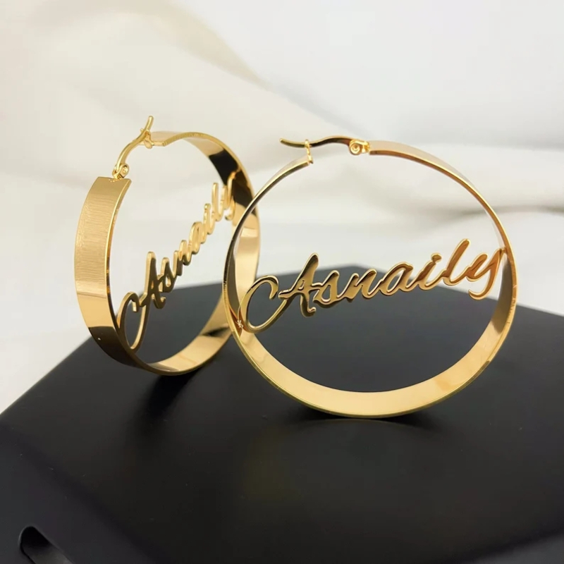 Women Fashion Name Ideas - ต่างหูชื่อสั่งทำพิเศษ ชุบทอง 18K ต่างหูแบบกำหนดเอง ไอเดียของขวัญสุดพิเศษสำหรับผู้หญิง ใช้ได้ทุกวัน