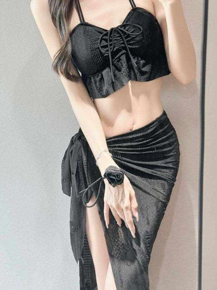 Women Fashion Style - ชุดว่ายน้ำสองชิ้นลายดอกไม้สำหรับผู้หญิง แฟชั่นเสื้อชั้นในแบบมีฟองน้ำเสริมทรง ตัดเย็บแบบเว้า ทรงสามเหลี่ยม ชุดสำหรับใส่ไปเที่ยวพักผ่อน