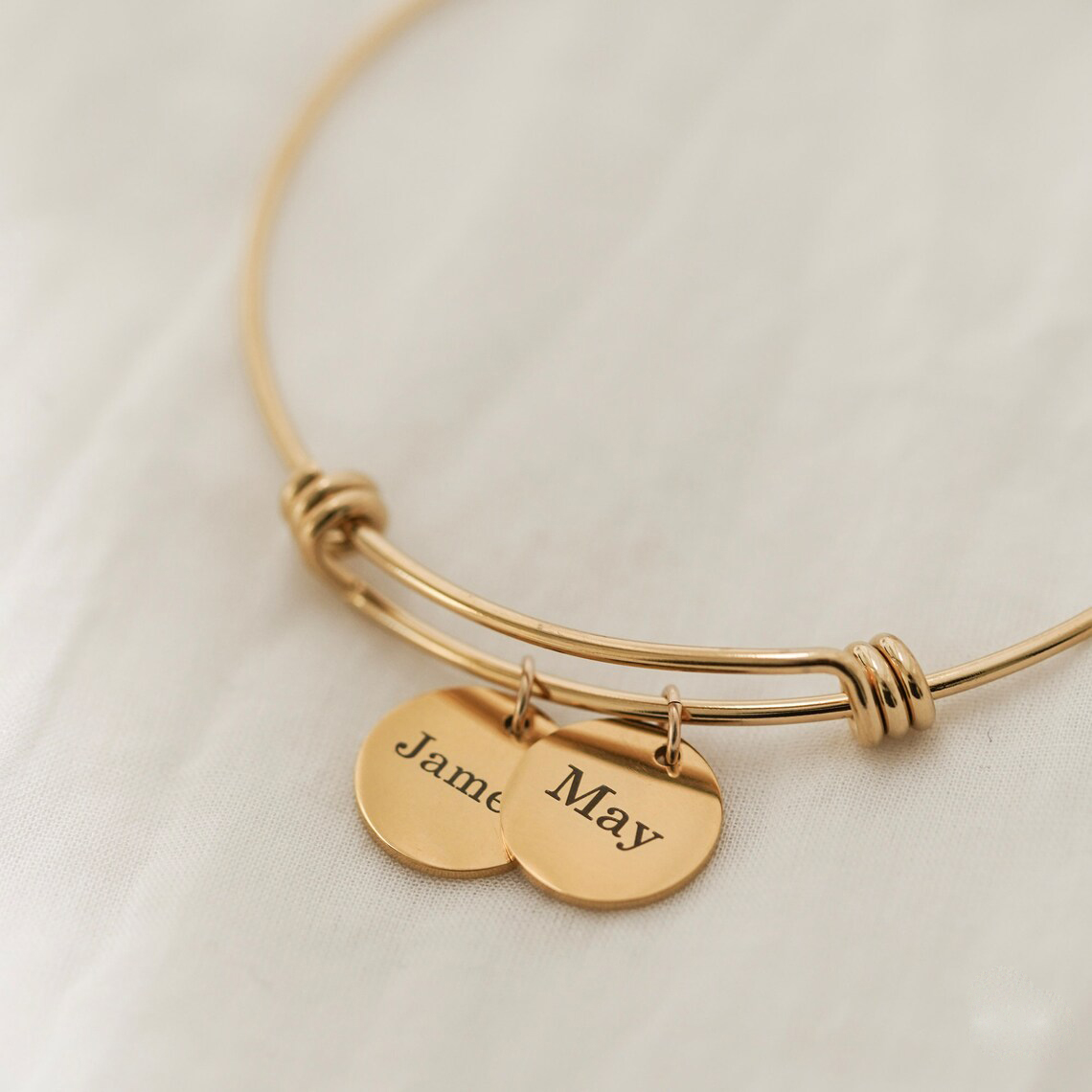 สร้อยข้อมือกำไลข้อมือส่วนบุคคล - Women Fashion Name Ideas บทวิจารณ์และราคา