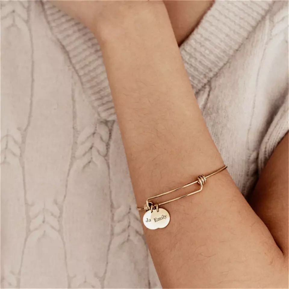 สร้อยข้อมือกำไลข้อมือส่วนบุคคล - Women Fashion Name Ideas บทวิจารณ์และราคา